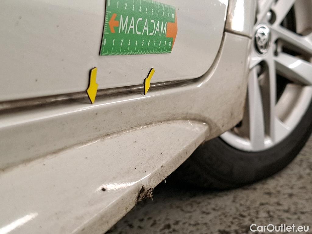  Toyota  Corolla TOYOTA  / 2018 / 5P / Berline Hybride 122h Dynamic Business #14