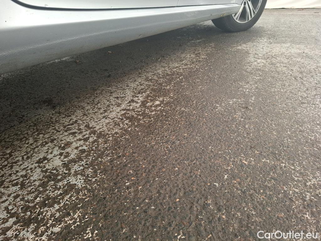  Renault  Megane RENAULT Mégane Estate / 2020 / 5P / Break Intens TCe 140 EDC FAP -21N #4