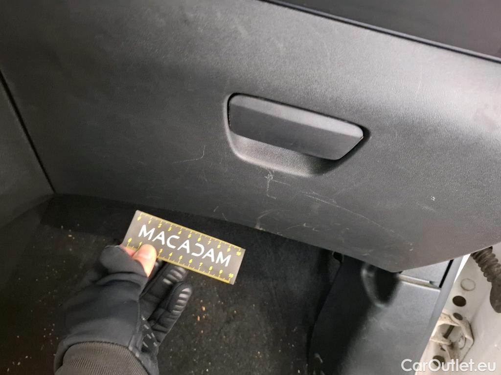  Peugeot  208  Affaire Premium Pack 1.2 80CV BVM5 E6dT #30