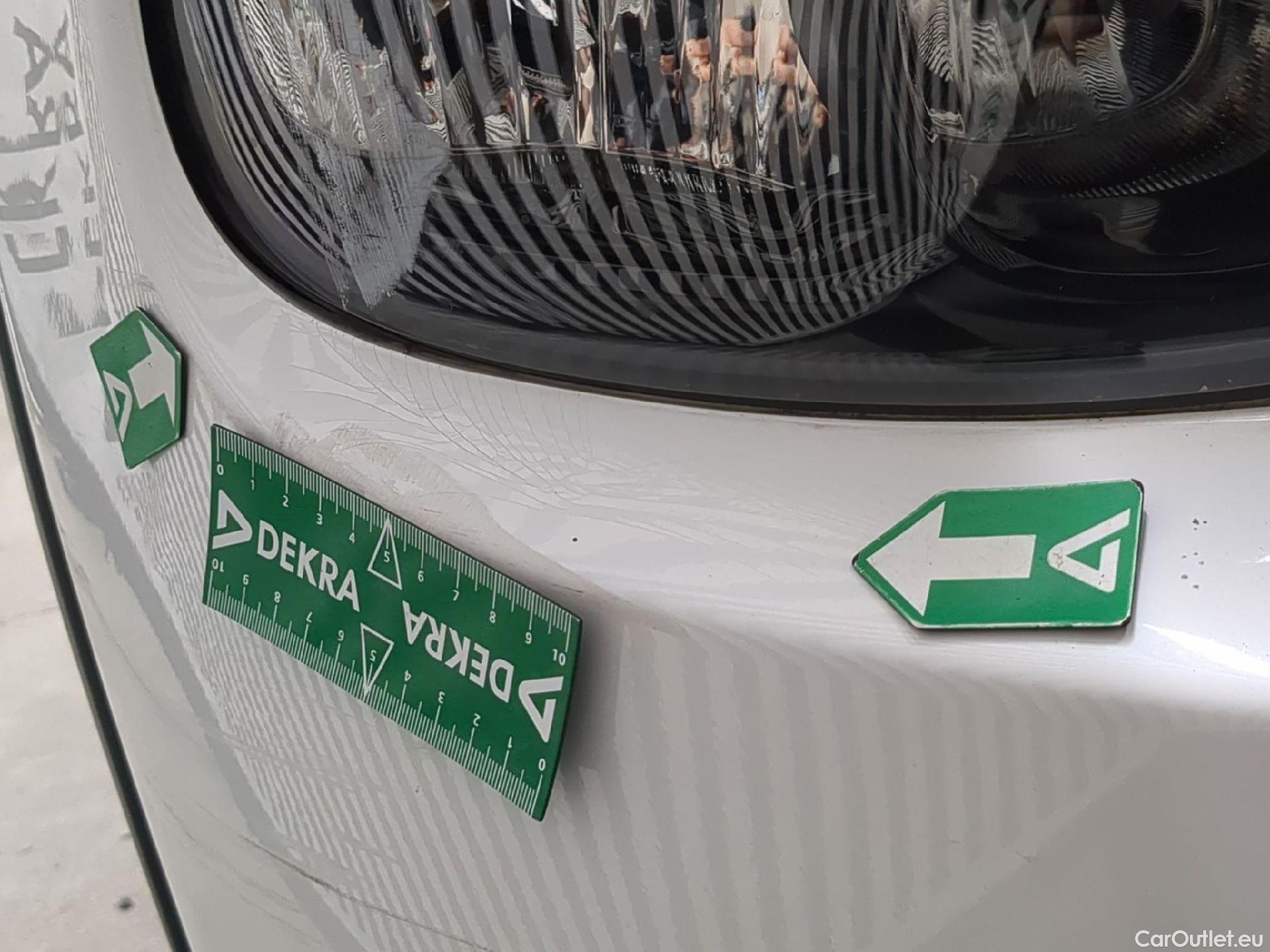  Citroen  C3  Société Feel 1.2 PureTech 80CV BVM5 E6d #23