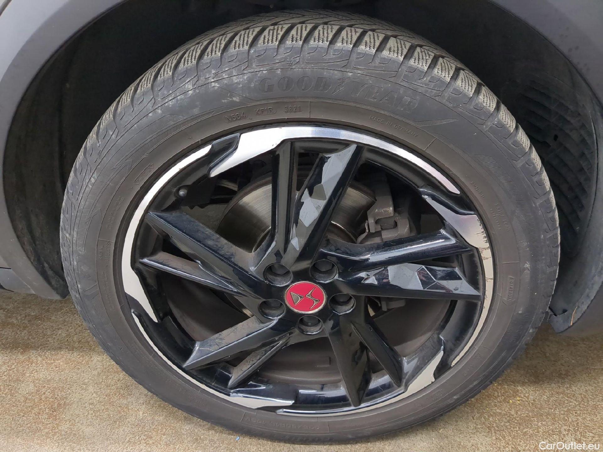  DS  DS7 7 Crossback Performance Line 1.6 PureTech 180CV BVA8 E6d #1