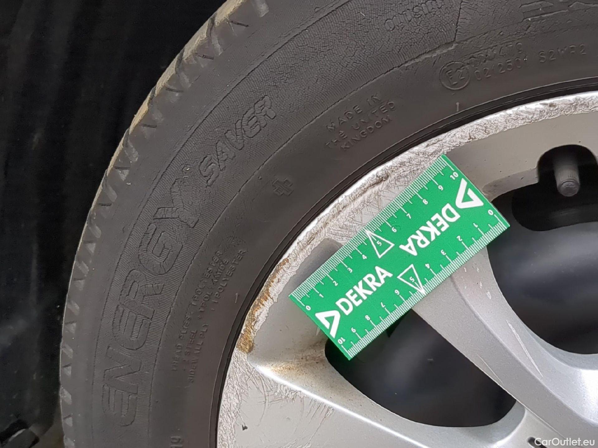  Citroen  C3  Société Feel 1.2 PureTech 80CV BVM5 E6d #8