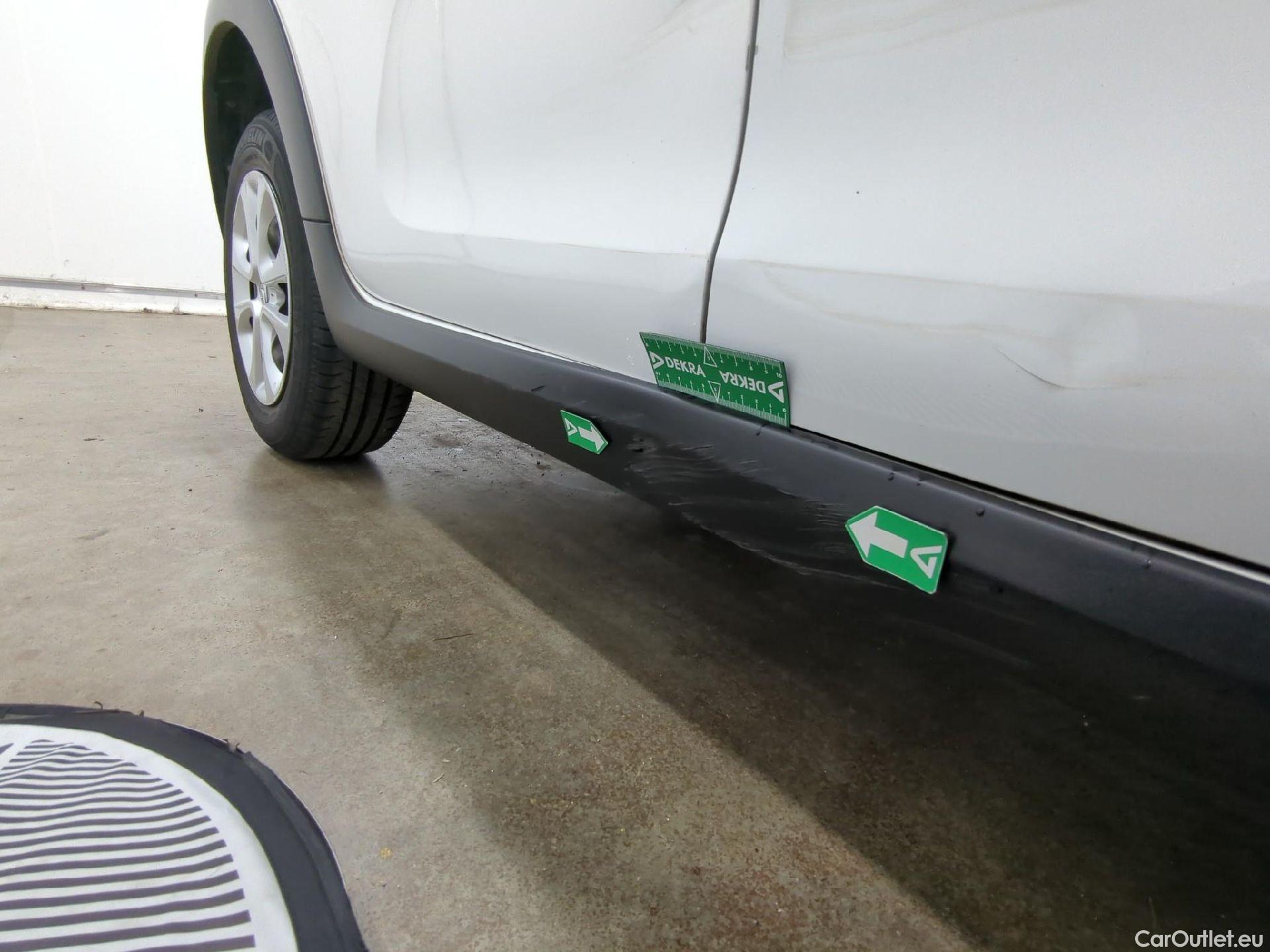  Citroen  C3  Société Feel 1.2 PureTech 80CV BVM5 E6d #18