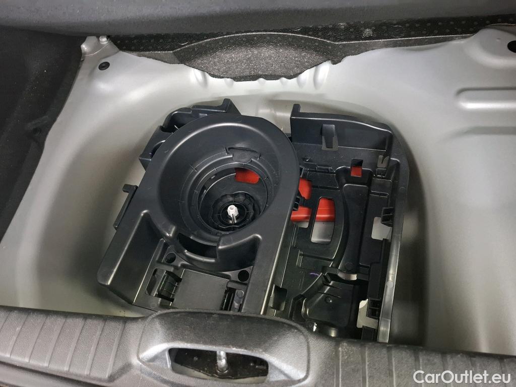  Peugeot  208  Signature 1.2 PureTech 80CV BVM5 E6dT #36