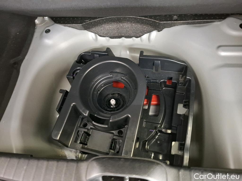  Peugeot  208  Signature 1.2 PureTech 80CV BVM5 E6dT #24