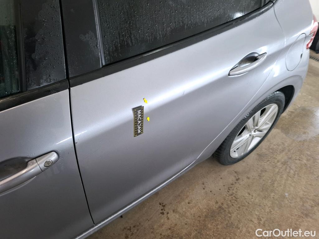  Peugeot  208  Signature 1.2 PureTech 80CV BVM5 E6dT #27