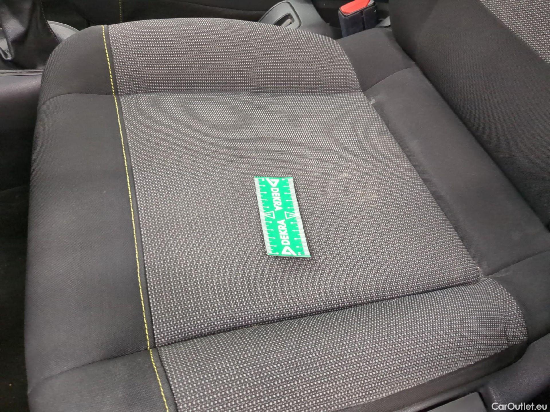  Citroen  C3  Société Feel 1.2 PureTech 80CV BVM5 E6d #3