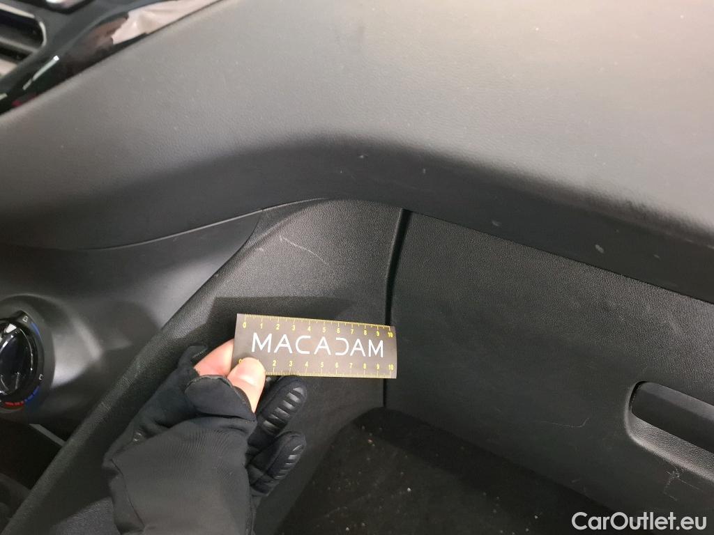  Peugeot  208  Affaire Premium Pack 1.2 80CV BVM5 E6dT #32