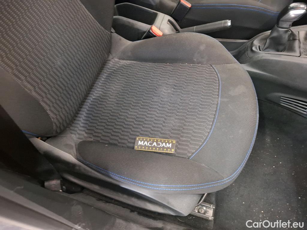  Peugeot  208  Signature 1.2 PureTech 80CV BVM5 E6dT #37