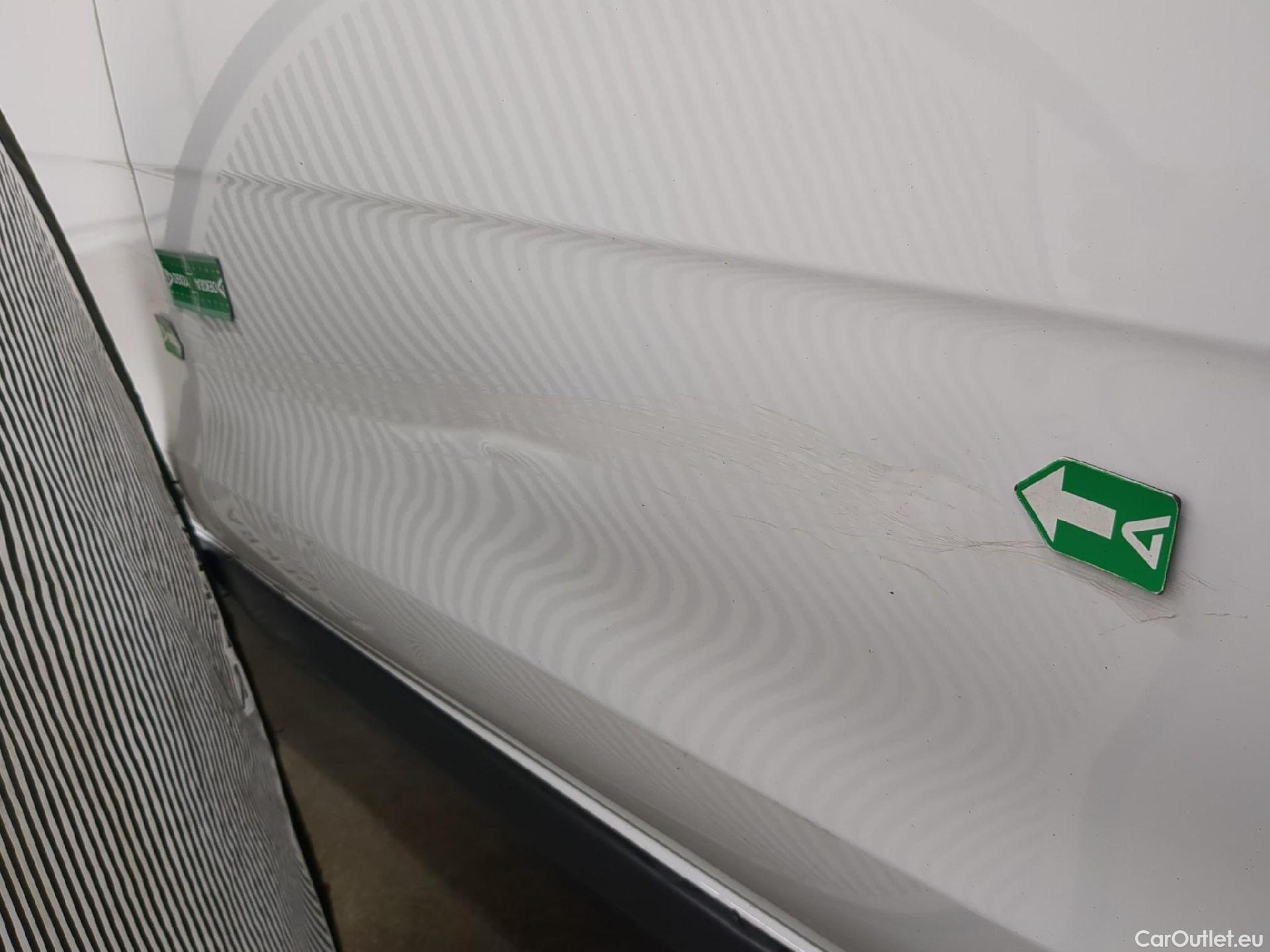  Citroen  C3  Société Feel 1.2 PureTech 80CV BVM5 E6d #16