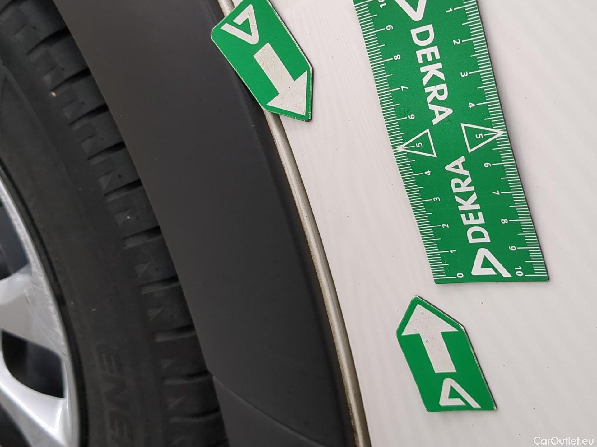  Citroen  C3  Société Feel 1.2 PureTech 80CV BVM5 E6d #12