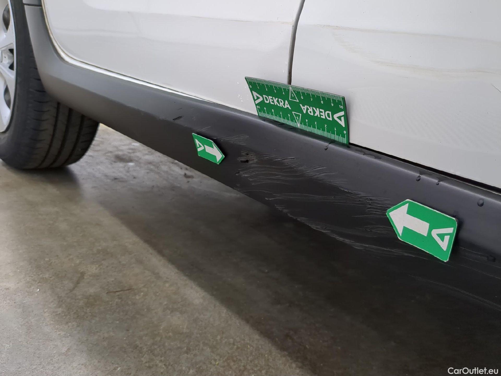  Citroen  C3  Société Feel 1.2 PureTech 80CV BVM5 E6d #19