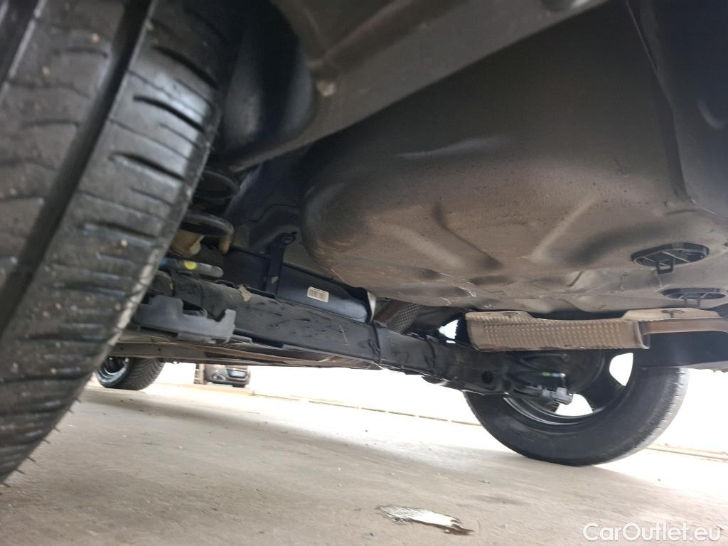  Peugeot  208  Signature 1.2 PureTech 80CV BVM5 E6dT #25