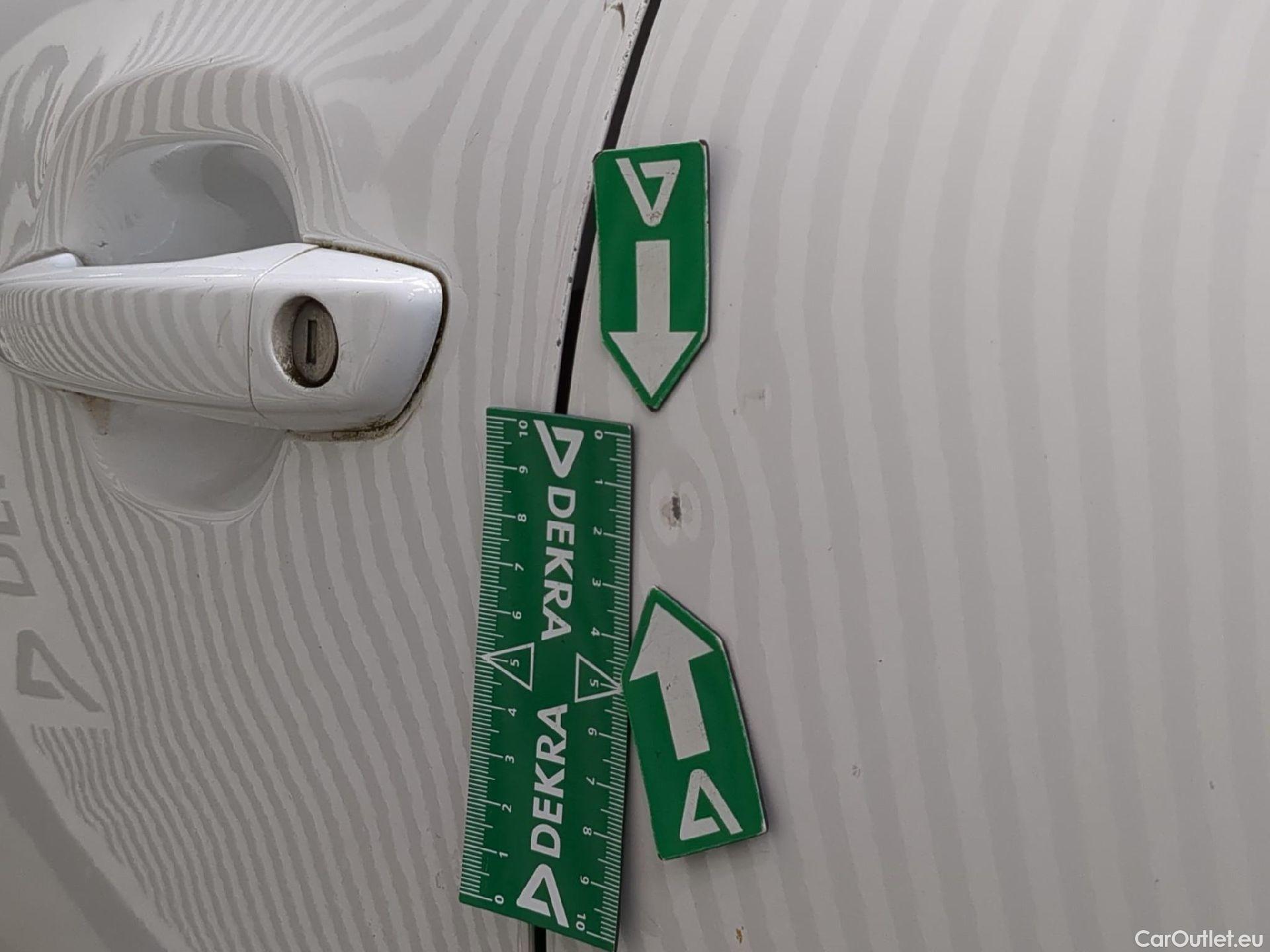  Citroen  C3  Société Feel 1.2 PureTech 80CV BVM5 E6d #31