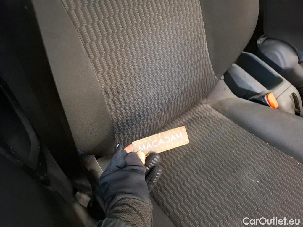  Peugeot  208  Signature 1.2 PureTech 80CV BVM5 E6dT #38