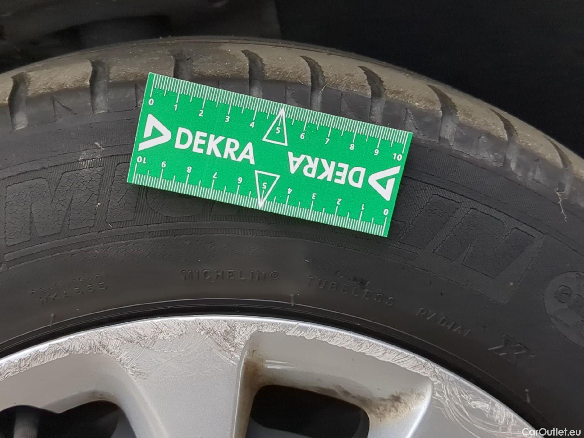  Citroen  C3  Société Feel 1.2 PureTech 80CV BVM5 E6d #6