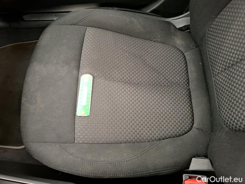  Bmw  Serie 1 BMW Série 1 / 2019 / 5P / Berline 116i Business Design #40