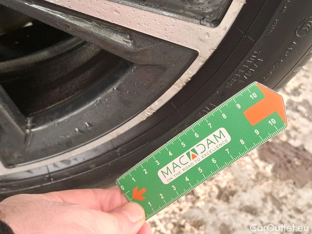  Bmw  Serie 1 BMW Série 1 / 2019 / 5P / Berline 116i DKG7 Business Design #16