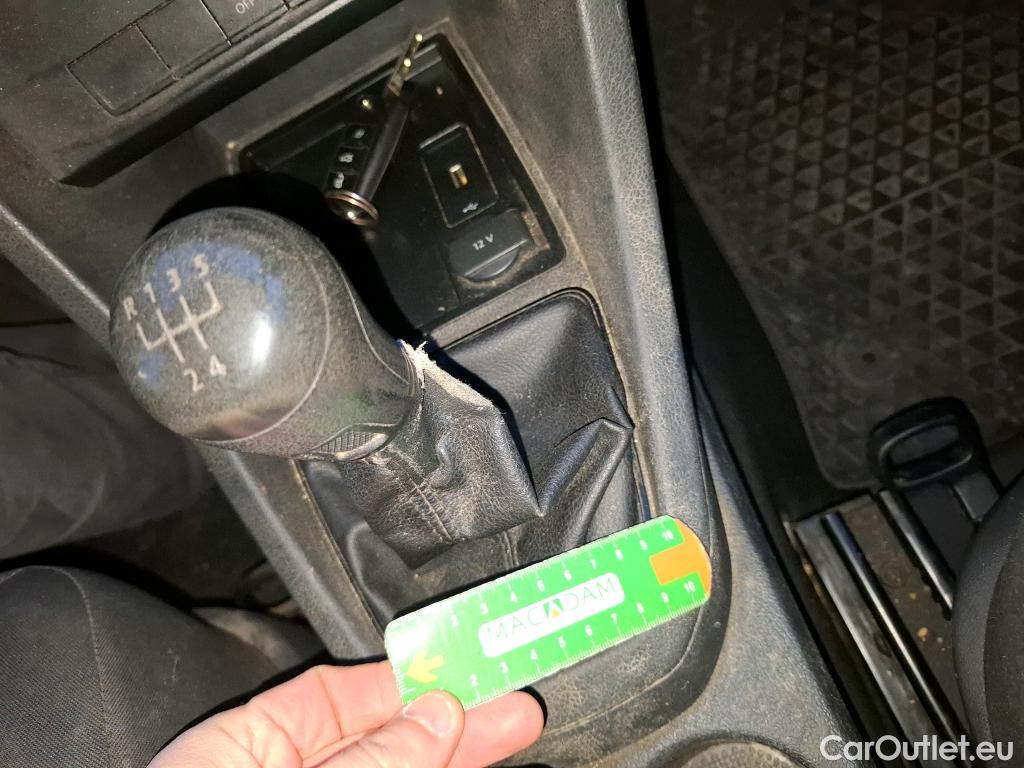  Volkswagen  Caddy VOLKSWAGEN  Van VU 4p Fourgonnette 2.0 TDI 102 Business Line #16