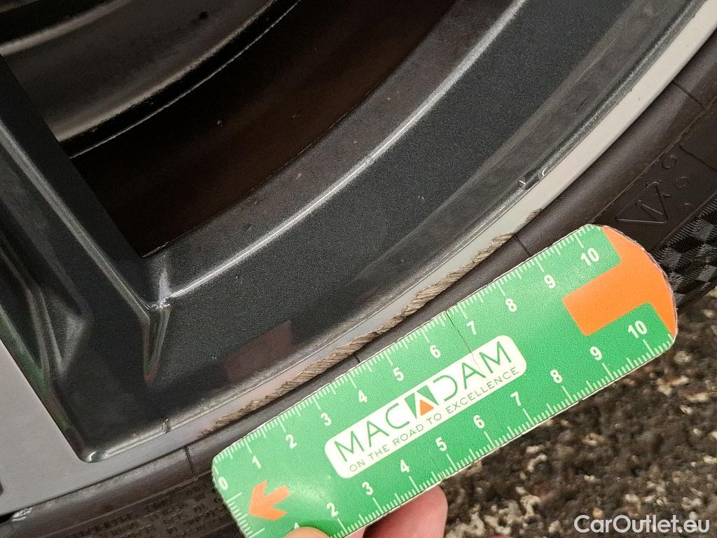  Bmw  Serie 1 BMW Série 1 / 2019 / 5P / Berline 116i Business Design #26