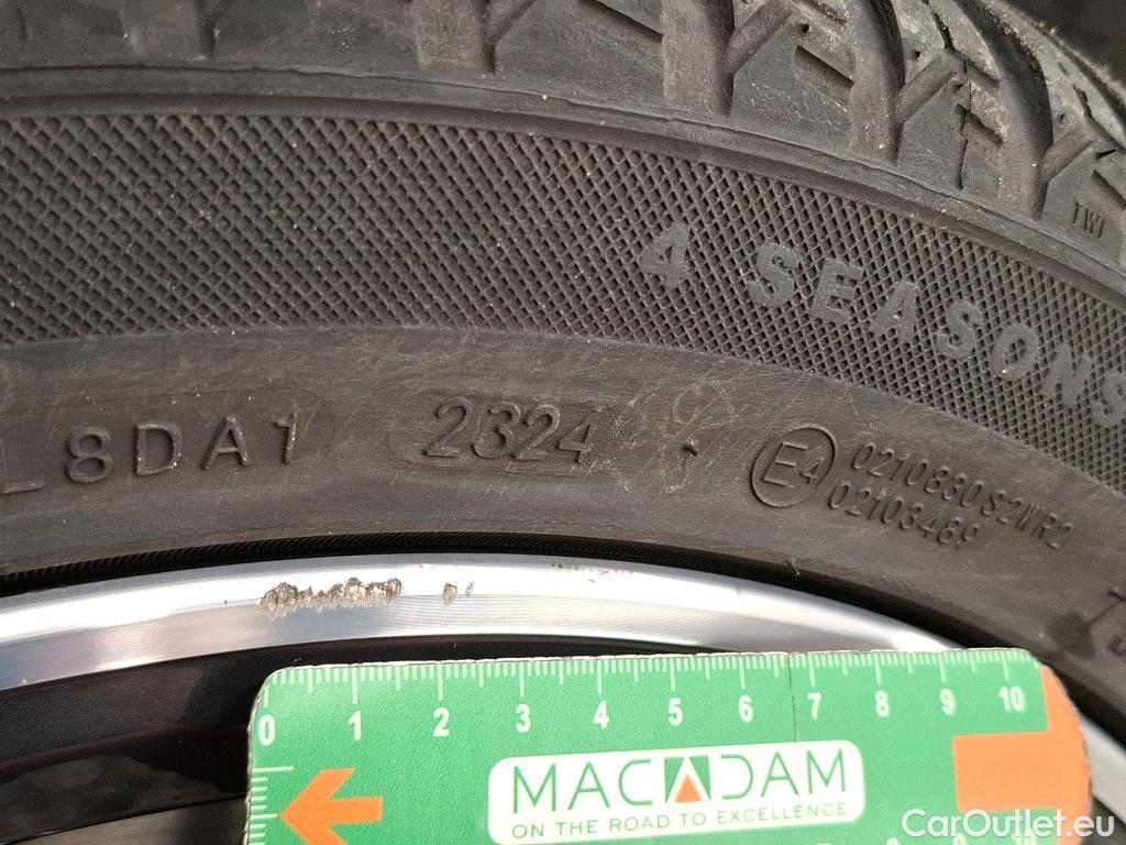  Bmw  Serie 1 BMW Série 1 / 2019 / 5P / Berline 116i Business Design #20