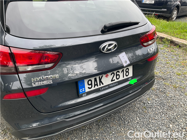  Hyundai  i30  kom.1.5i Family Smart 5d #8