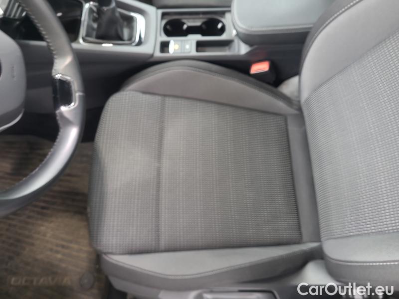  Skoda  Octavia  Combi (NX3)(2020) Oct.Combi 2.0TDI 85 Ambition #9
