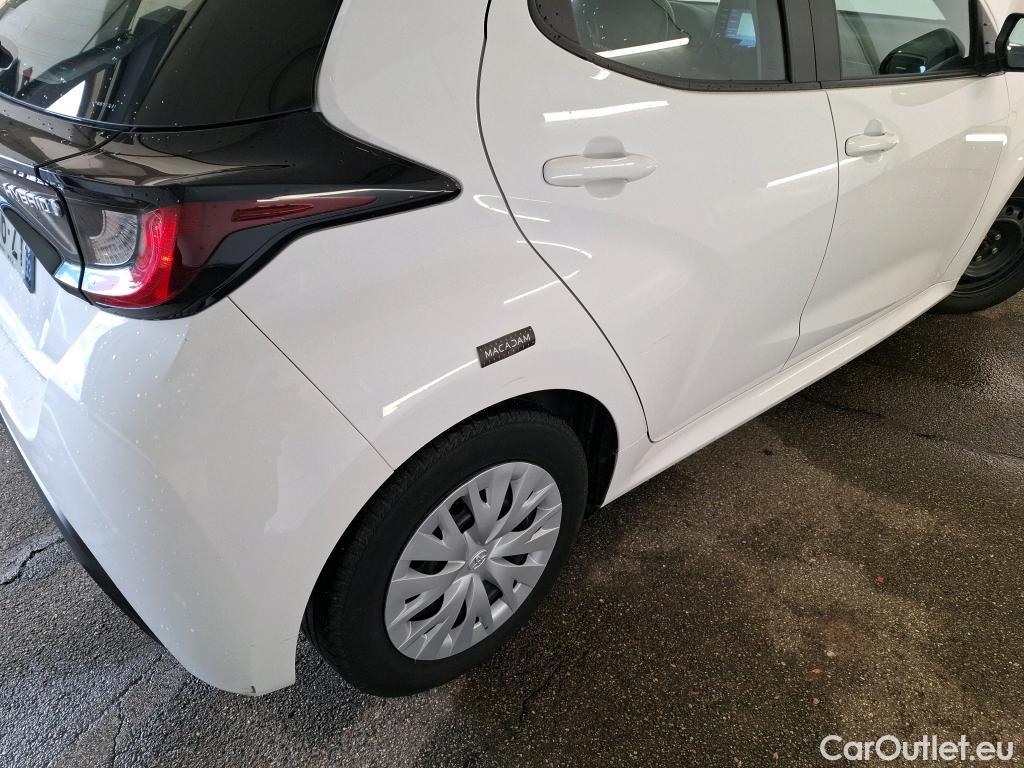  Toyota  Yaris  Hybride Affaires / 2019 / 5P / Berline / VU 1.5 Hybride 116h Dynamic Business #29