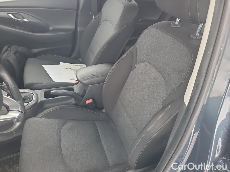  Hyundai  i30  (PD)(01.2017  ->)  kom.1.5TGDI FamilySmart AT #2