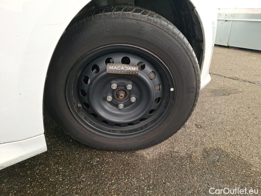  Toyota  Yaris  Hybride Affaires / 2019 / 5P / Berline / VU 1.5 Hybride 116h Dynamic Business #21