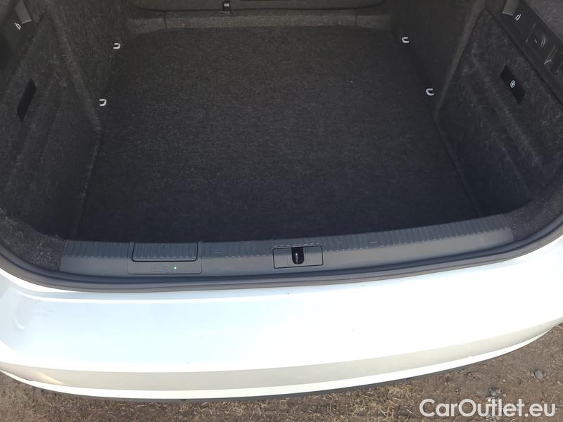  Skoda  Superb  (3V3)(2015) Supe.2.0TDI 147 Style Aut #10