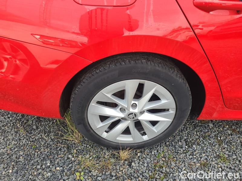  Skoda  Octavia  Combi (NX3)(2020) Oct.Combi 1.5TSI 110 Style #27