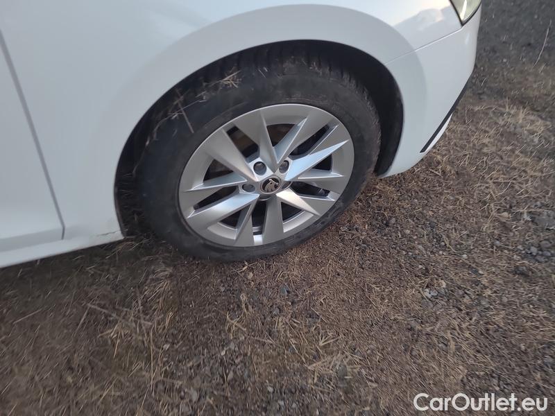  Skoda  Octavia  Combi (NX3)(2020) Oct.Combi 1.5TSI 110 Style #10