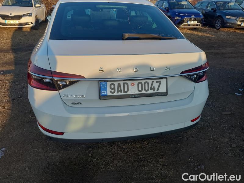  Skoda  Superb  (3V3)(2015) Supe.2.0TDI 147 Style Aut #3