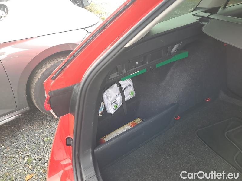  Skoda  Octavia  Combi (NX3)(2020) Oct.Combi 1.5TSI 110 Style #19