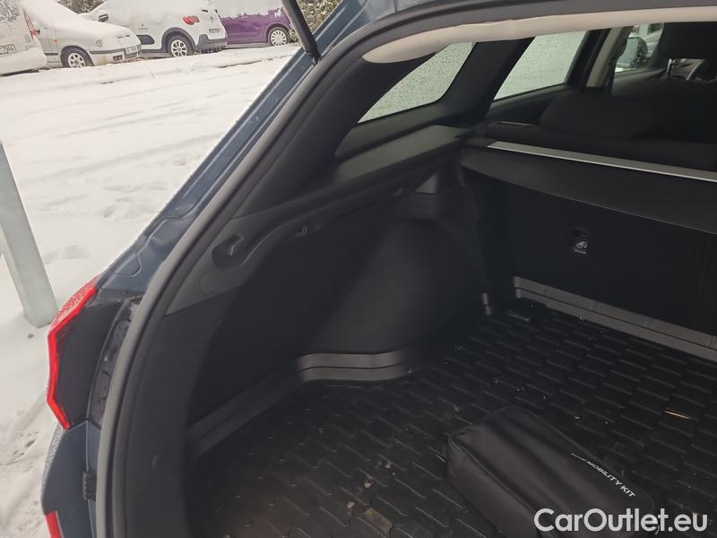  Hyundai  i30  (PD)(01.2017  ->)  kom.1.5TGDI FamilySmart AT #9