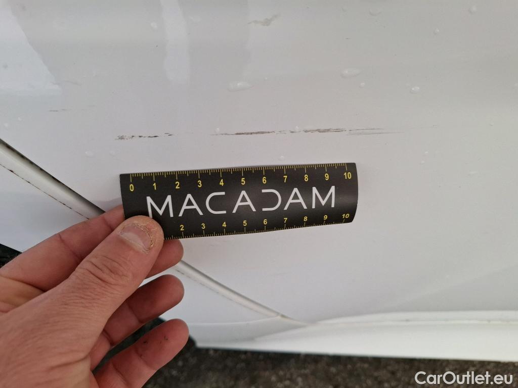  Toyota  Yaris  Hybride Affaires / 2019 / 5P / Berline / VU 1.5 Hybride 116h Dynamic Business #32