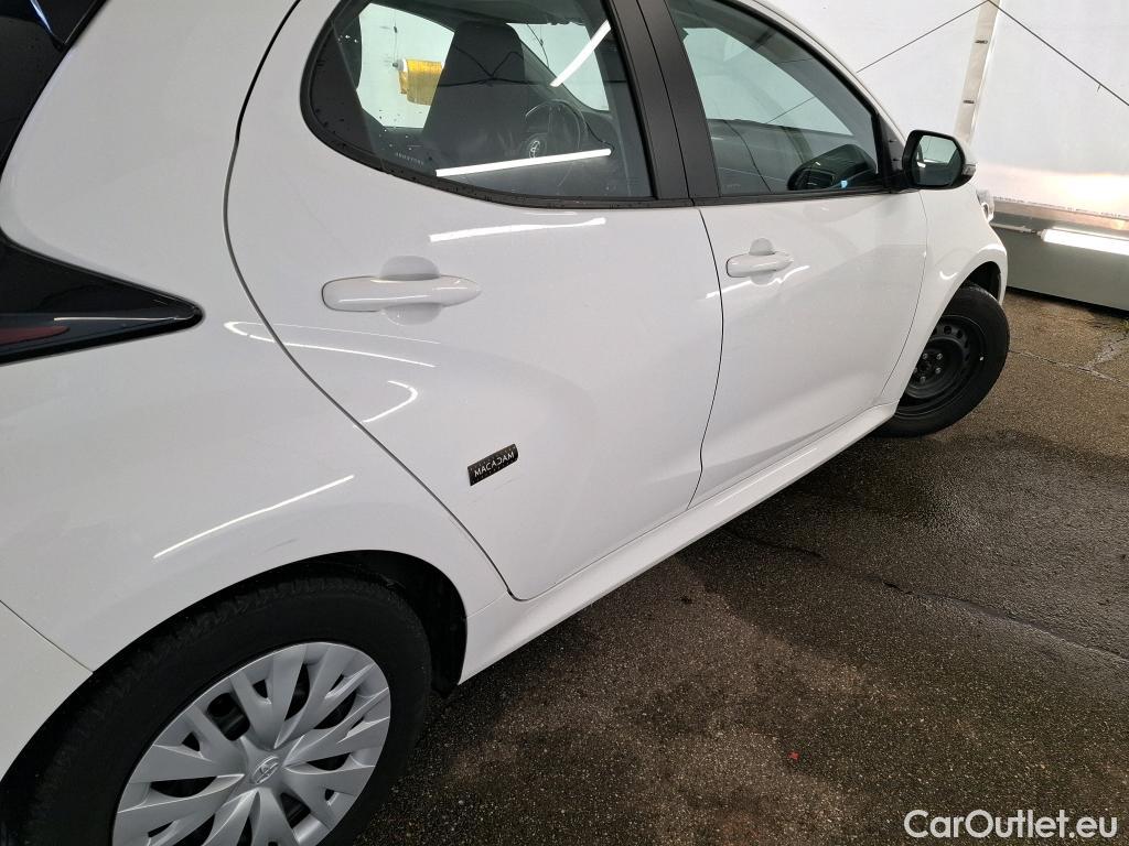  Toyota  Yaris  Hybride Affaires / 2019 / 5P / Berline / VU 1.5 Hybride 116h Dynamic Business #31