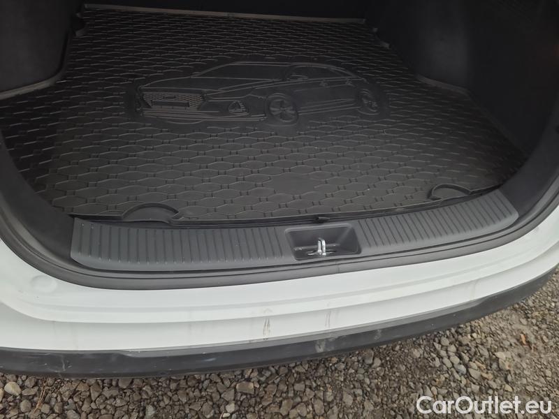  Hyundai  i30  (PD)(01.2017  ->)  kom.1.5T-GDI Smart 5d #11