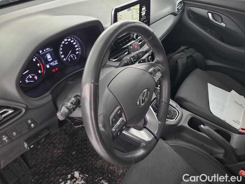  Hyundai  i30  (PD)(01.2017  ->)  kom.1.5TGDI FamilySmart AT #3