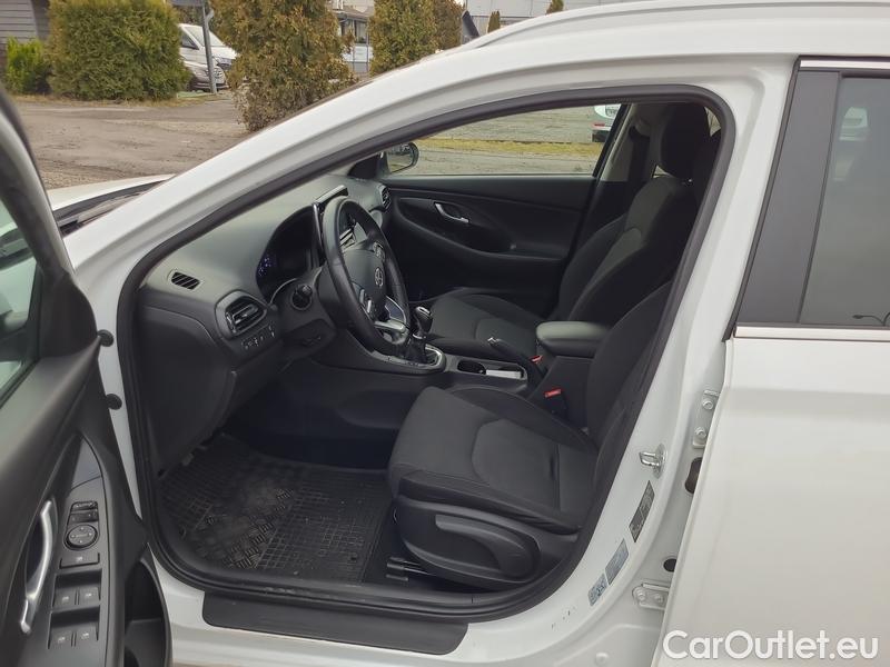  Hyundai  i30  (PD)(01.2017  ->)  kom.1.5T-GDI Smart 5d #9