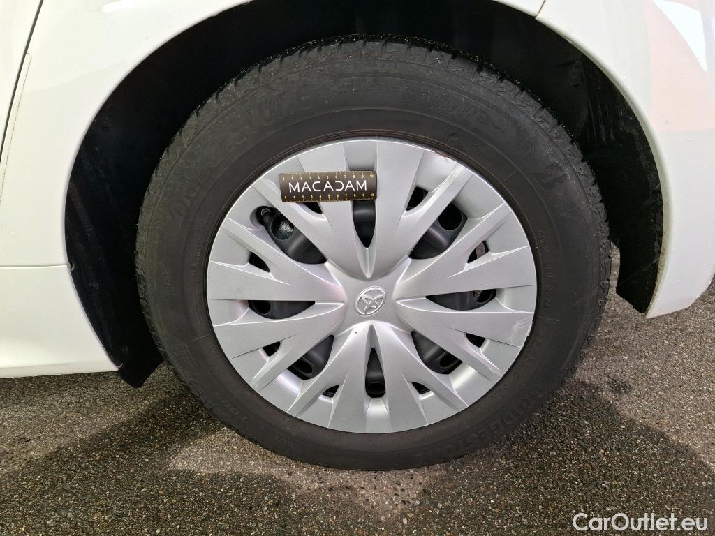  Toyota  Yaris  Hybride Affaires / 2019 / 5P / Berline / VU 1.5 Hybride 116h Dynamic Business #18