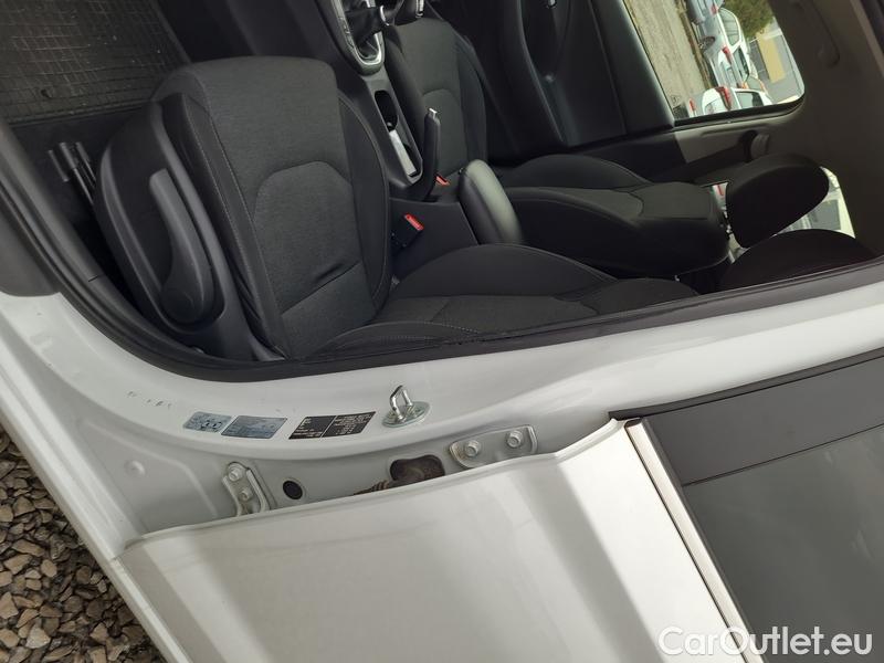  Hyundai  i30  (PD)(01.2017  ->)  kom.1.5T-GDI Smart 5d #4