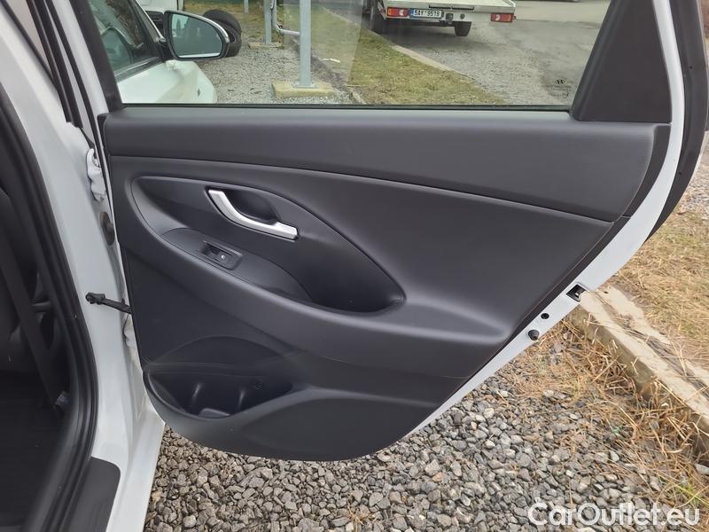  Hyundai  i30  (PD)(01.2017  ->)  kom.1.5T-GDI Smart 5d #14