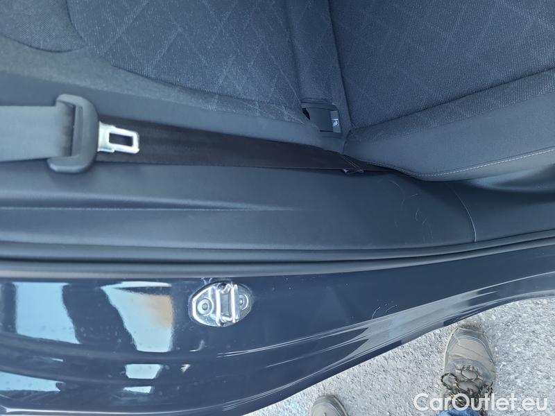  Volkswagen  Golf  VIII (CD1) (2019) Var.1.0TSI 81 Life 5d #12