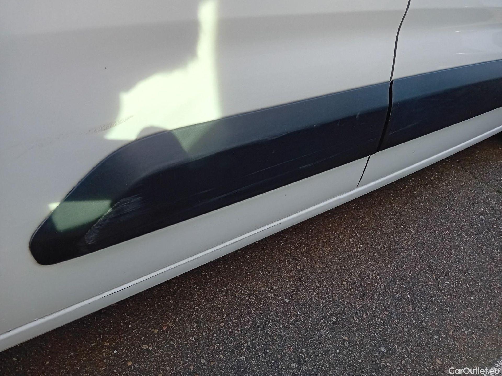  Peugeot  Partner PEUGEOT  / 2018 / 4P / furgón derivado de turismo Premium Standard 600kg BlueHDi 73kW (AC) #28