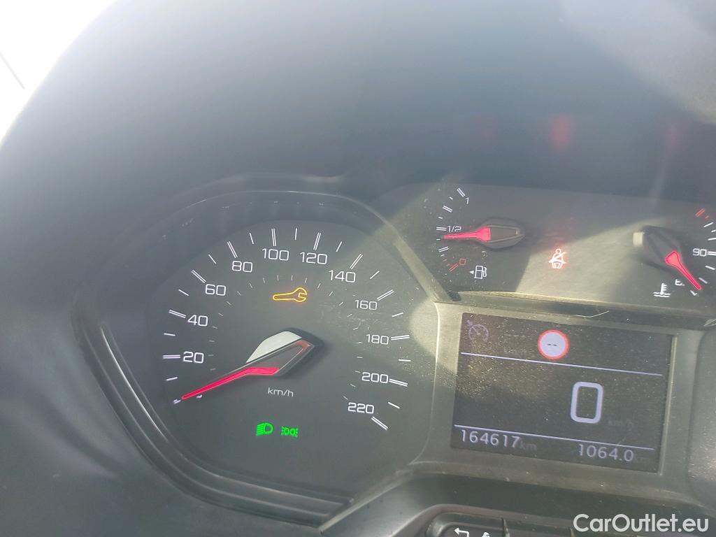  Peugeot  RIFTER PEUGEOT  / 2018 / 5P / monovolumen compacto Active Pack Standard BlueHDi 73kW #50