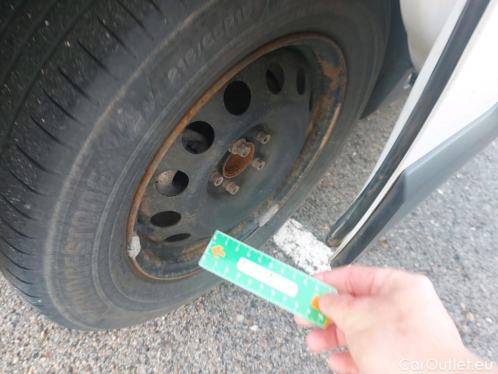  Peugeot  RIFTER PEUGEOT  / 2018 / 5P / monovolumen compacto Active Pack Standard BlueHDi 73kW #40