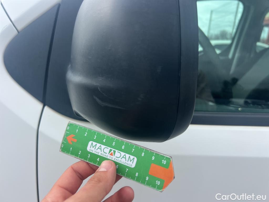  Opel  Vivaro OPEL  / 2019 / 4P / combi 1.5 Diésel 88kW (120CV) L Inc. Express #53