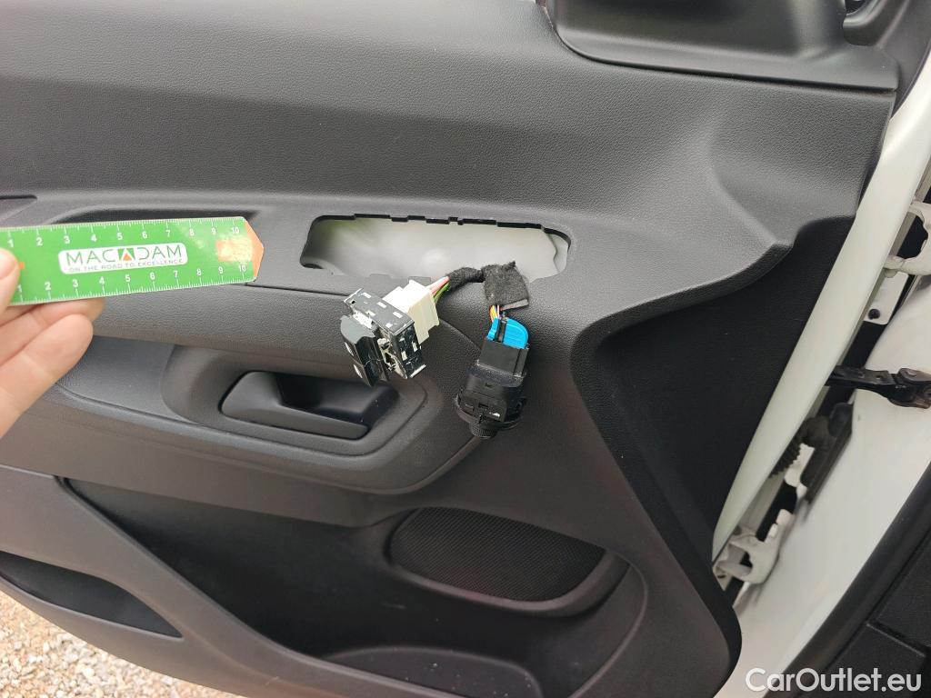  Toyota  Proace TOYOTA  City / 2020 / 4P / combi 1.5D 75kW (100CV) GX L1 (CX) #27